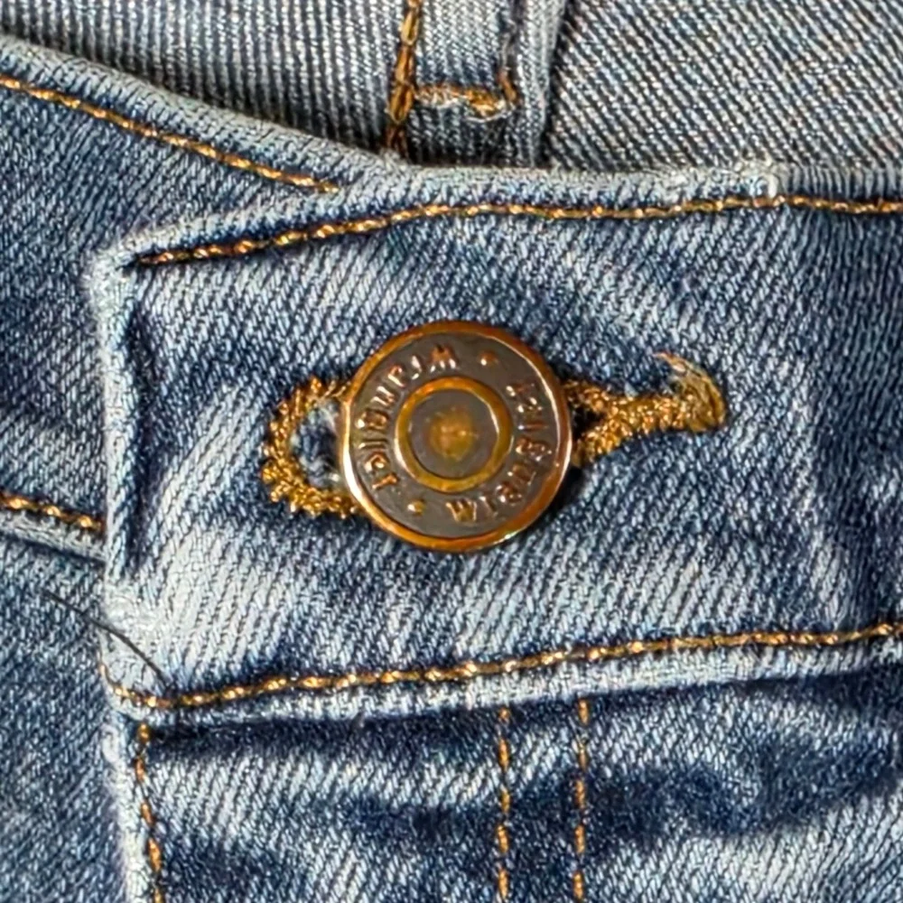 Wrangler Jeans‎ Mens 38x32 Light Wash Relaxed Fit Distressed Denim 97FXWXD